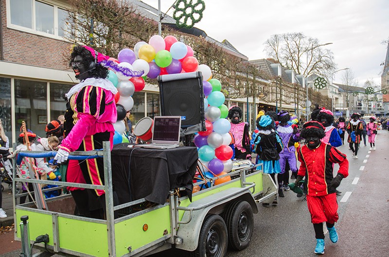 Foto 004. Een Heuse Disco Pietenoptocht