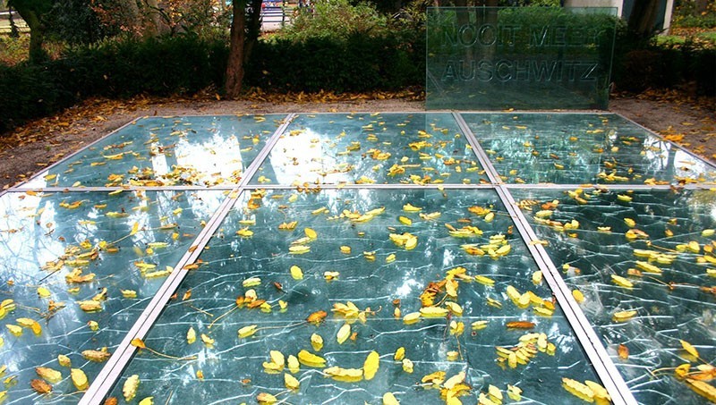 monument1