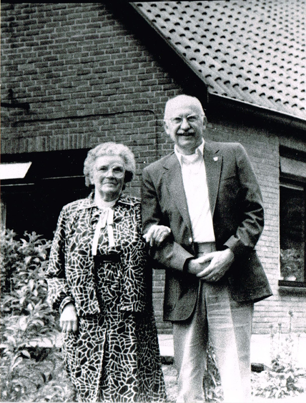 mevrouw Van Essen met piloot JR Wilson
